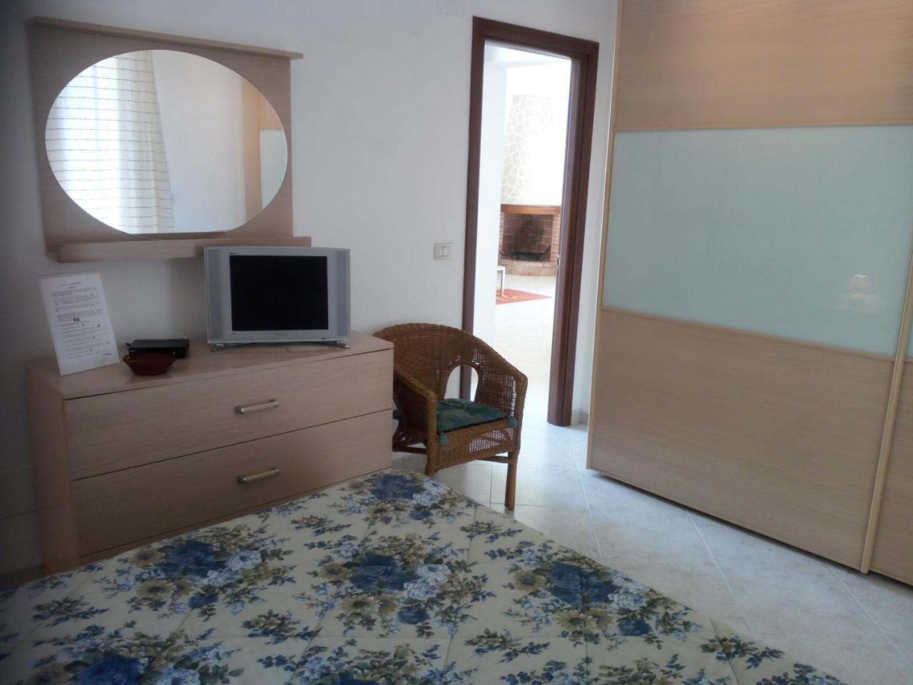 Bed and Breakfast "Il Giardino Di Niu" Palombaio Екстер'єр фото